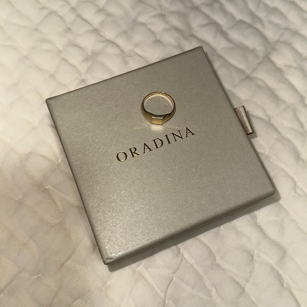 Oradina “Florence” Square Signet Ring - Picture 3 of 4